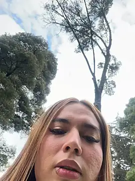 Jules Anderson online show from 03.07.25