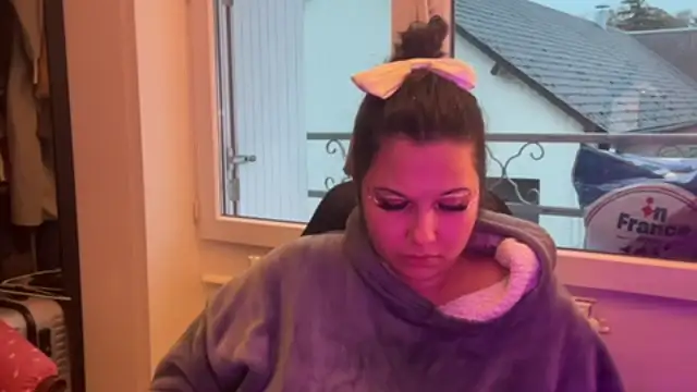 minette-sexy online show from 11.22.25