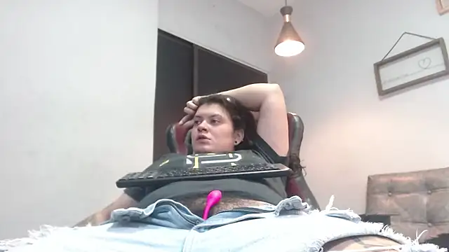 Snapshot of snowflake_xxx chatting on 11.18.25 snowflake xxx online show from 11.18.25