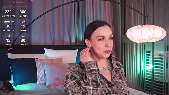 LunaNight online show from 01.26.25