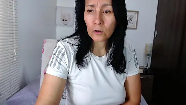 Maira B online show from 04.16.26