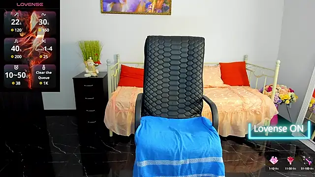 Julia Dean online show from 02.07.25