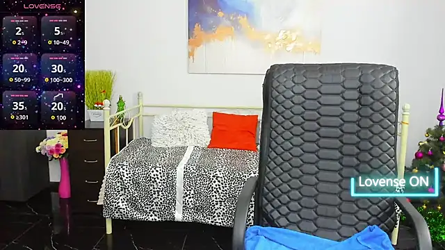 Julia Dean online show from 12.18.25