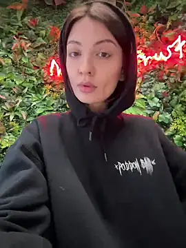 BabeRainbow online show from 12.12.24