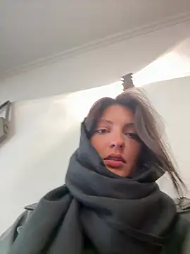 BabeRainbow online show from 02.05.25