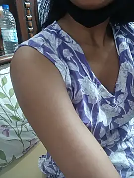 Snapshot of Yours-Bebo chatting on 07.16.26 Yours-Bebo online show from 07.16.26
