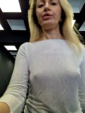 Miss    Mia  online show from 03.01.25