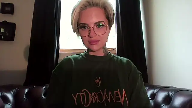 Rubyrichhxo online show from 10.19.25