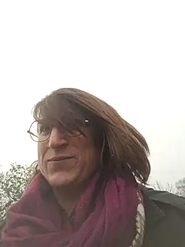 Snapshot of minierose chatting on 02.04.25 minierose online show from 02.04.25