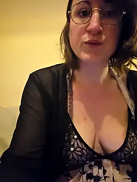 Snapshot of minierose chatting on 03.02.25 minierose online show from 03.02.25