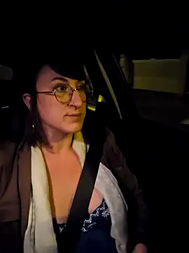 Snapshot of minierose chatting on 09.17.25 minierose online show from 09.17.25