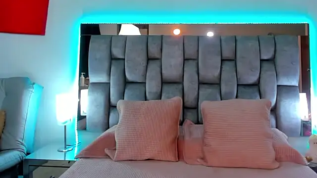 Snapshot of Abbye_blue01 chatting on 12.07.24 Abbye blue01 online show from 12.07.24