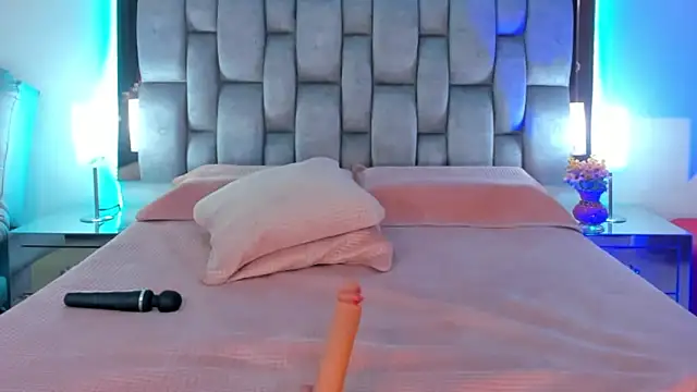 Snapshot of Abbye_blue01 chatting on 01.14.25 Abbye blue01 online show from 01.14.25