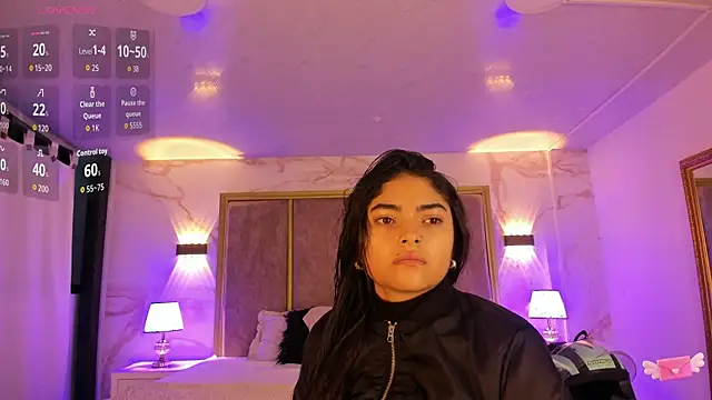 Snapshot of GiselOrtiz chatting on 11.30.25 GiselOrtiz online show from 11.30.25