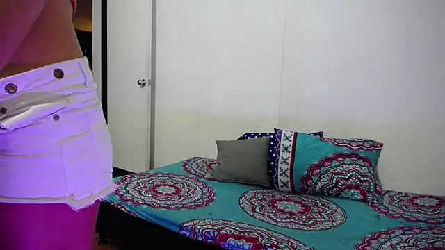 Snapshot of _joanne_and_oliver_ chatting on 02.12.26 joanne and oliver online show from 02.12.26