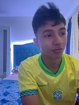 Leonarrrd 01 online show from 03.05.25