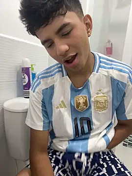 Leonarrrd 01 online show from 03.08.25