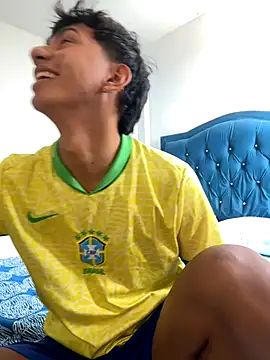 Leonarrrd 01 online show from 10.12.25