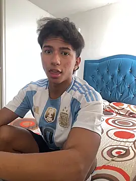 Leonarrrd 01 online show from 10.29.25