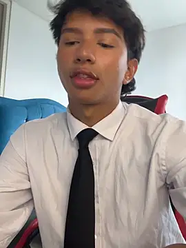 Leonarrrd 01 online show from 11.28.25