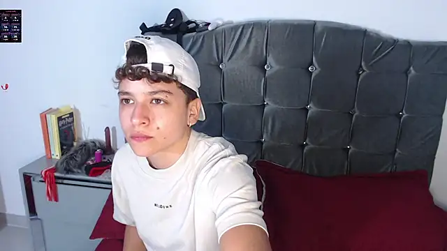 Antonella Cruz02 online show from 04.21.26