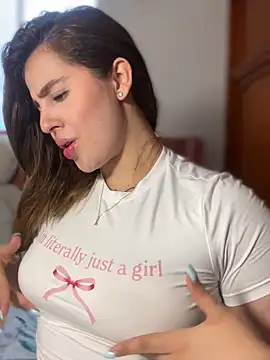 ValerieHilton online show from 03.13.25