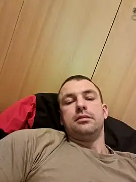 Snapshot of magicSeX4You chatting on 02.04.25 magicSeX4You online show from 02.04.25