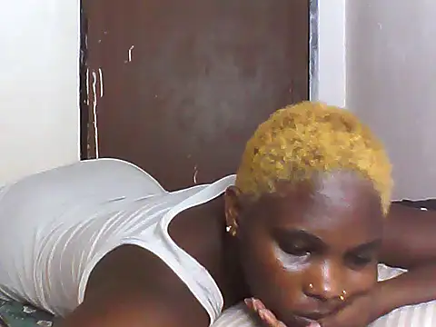 Snapshot of SexyKimberly23 chatting on 10.15.25 SexyKimberly23 online show from 10.15.25