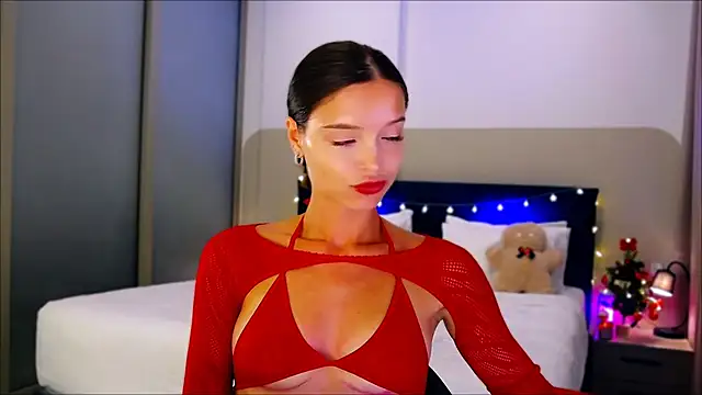 wow Mia online show from 12.30.24