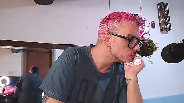 Snapshot of cek_186 chatting on 01.21.25 cek 186 online show from 01.21.25