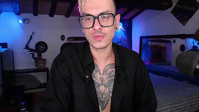 Snapshot of cek_186 chatting on 02.14.25 cek 186 online show from 02.14.25