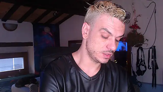 Snapshot of cek_186 chatting on 02.22.25 cek 186 online show from 02.22.25