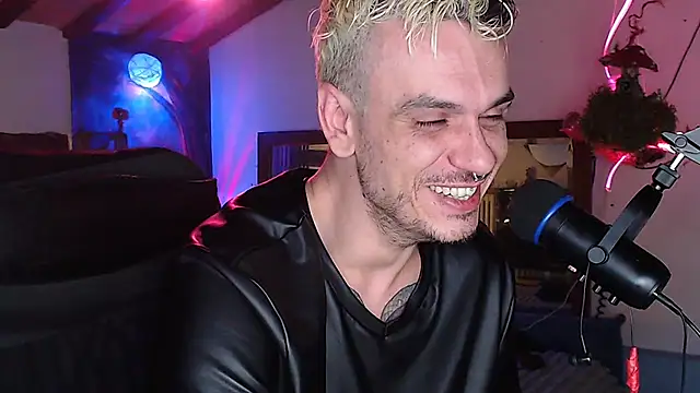 Snapshot of cek_186 chatting on 02.23.25 cek 186 online show from 02.23.25