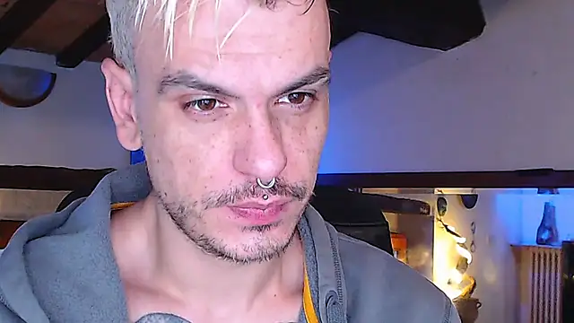 Snapshot of cek_186 chatting on 02.24.25 cek 186 online show from 02.24.25