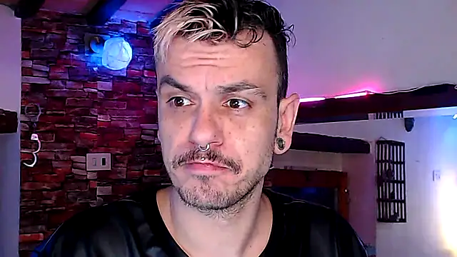 Snapshot of cek_186 chatting on 03.16.25 cek 186 online show from 03.16.25