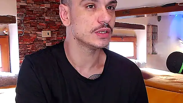 Snapshot of cek_186 chatting on 03.19.25 cek 186 online show from 03.19.25