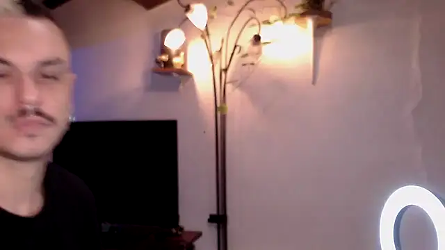 Snapshot of cek_186 chatting on 10.13.25 cek 186 online show from 10.13.25