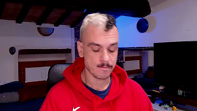 Snapshot of cek_186 chatting on 10.17.25 cek 186 online show from 10.17.25