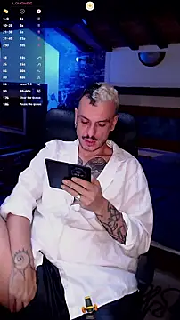 Snapshot of cek_186 chatting on 10.21.25 cek 186 online show from 10.21.25