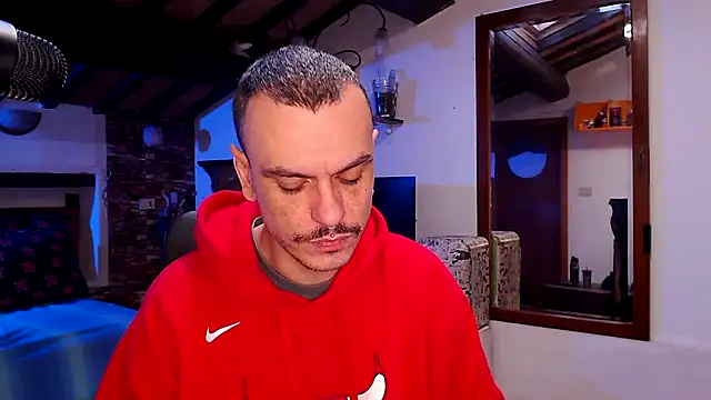 Snapshot of cek_186 chatting on 11.24.25 cek 186 online show from 11.24.25