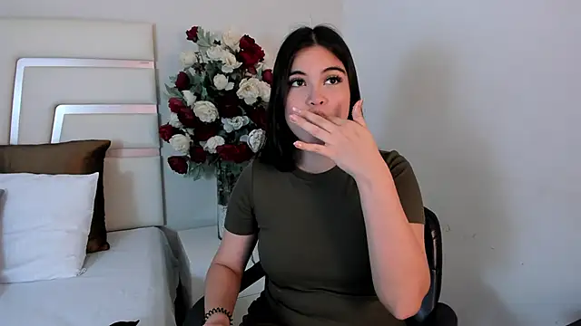 Snapshot of CamilaSofiia chatting on 02.28.25 CamilaSofiia online show from 02.28.25