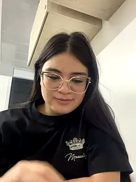 Snapshot of CamilaSofiia chatting on 10.05.25 CamilaSofiia online show from 10.05.25