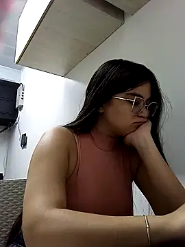 Snapshot of CamilaSofiia chatting on 10.12.25 CamilaSofiia online show from 10.12.25