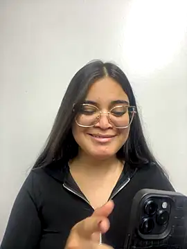 Snapshot of CamilaSofiia chatting on 10.22.25 CamilaSofiia online show from 10.22.25