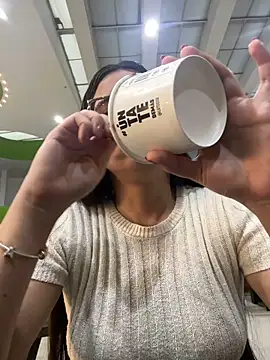 Snapshot of CamilaSofiia chatting on 01.05.26 CamilaSofiia online show from 01.05.26