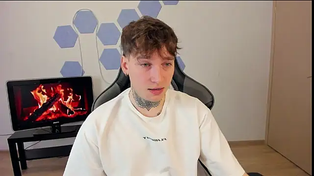 Chris Tyson online show from 01.04.25