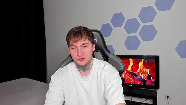 Chris Tyson online show from 10.13.25