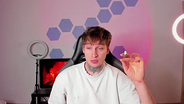 Chris Tyson online show from 10.18.25