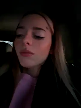 LoraaDoll online show from 10.21.25