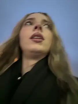 LoraaDoll online show from 10.25.25